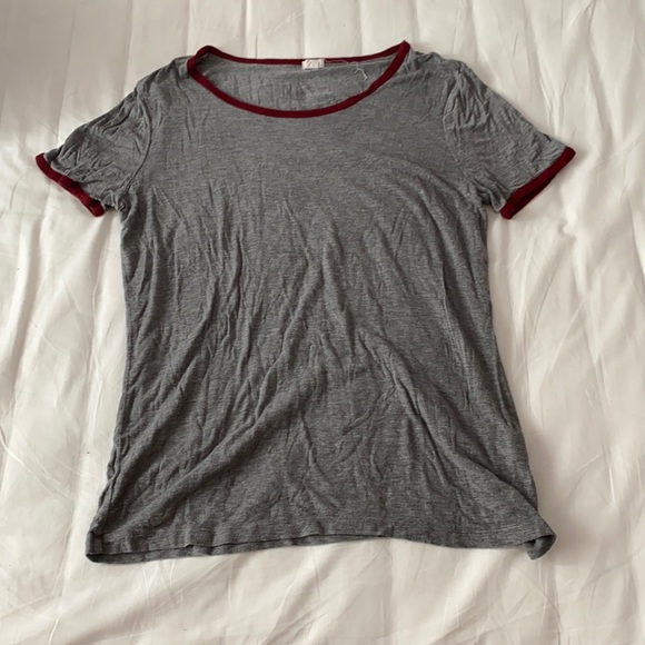 Grey and red t shirt - Picture 1 of 2